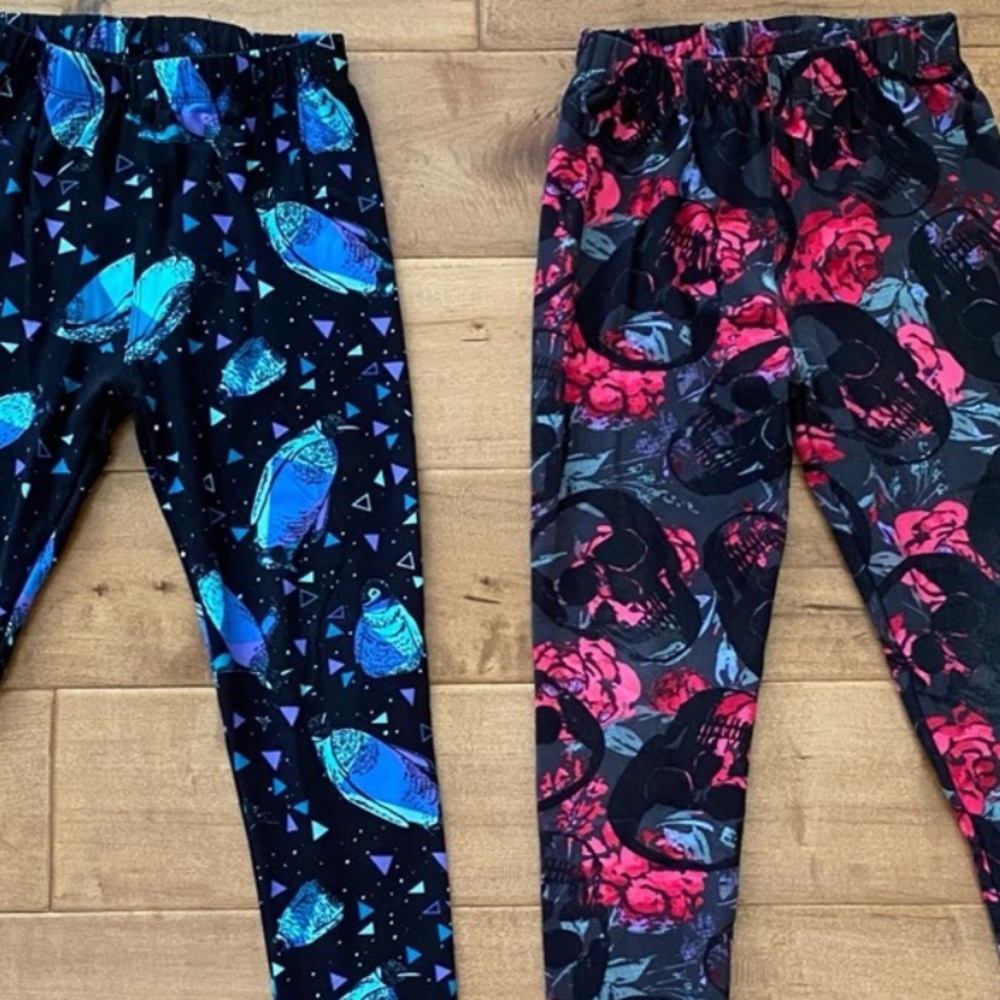 Like New Penguin Winter and Floral Skull Printed Leggings Set of 2 by SweetLegs